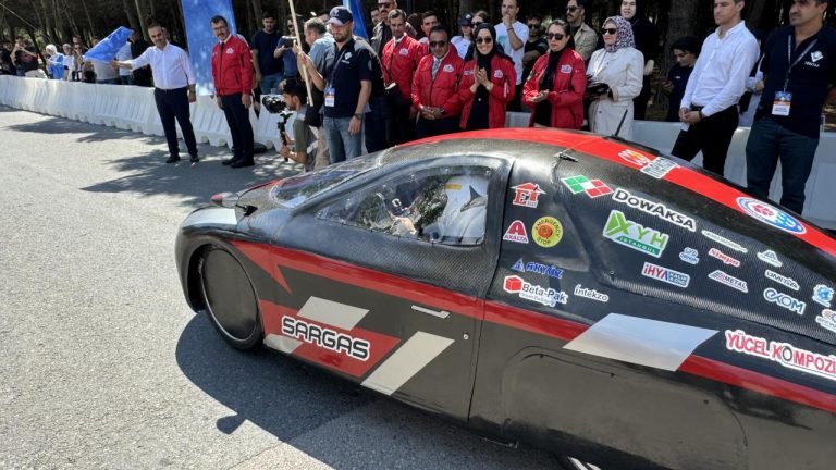 TEKNOFEST Verimlilik Yarışması Elektrikli araç yarışları başladı