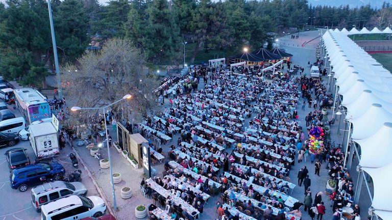 Eruzrul Gazi Mezarı Gioia Iftar