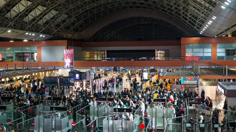 Sabiha Gökçen Havaalanı ilk çeyrekte 10 milyondan fazla yolcu kullandı