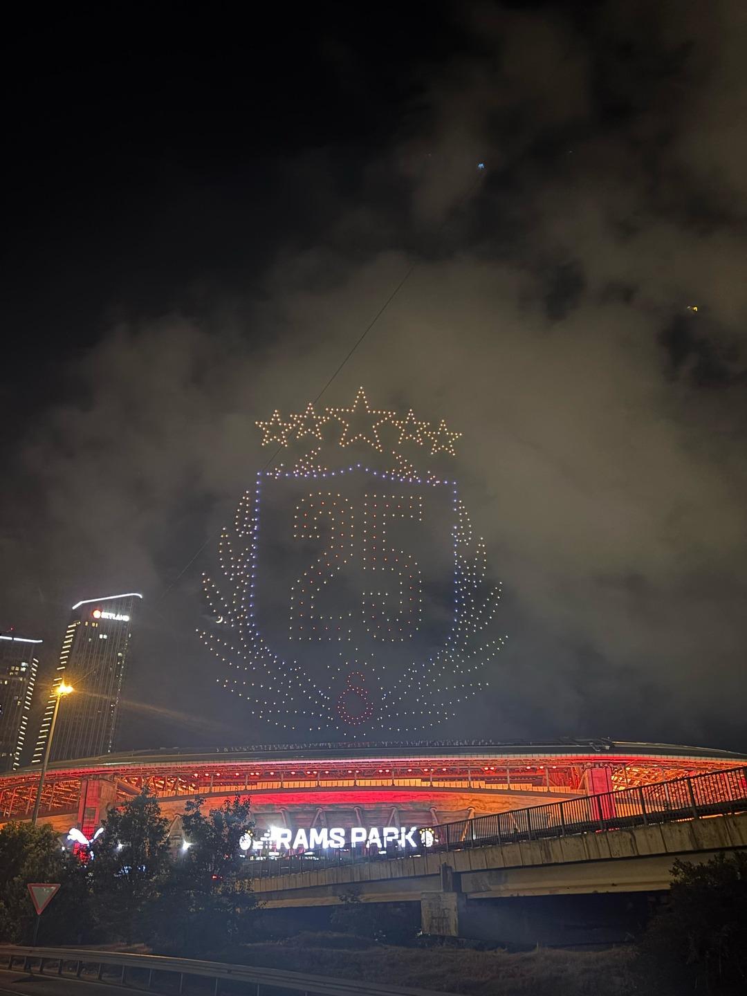 742538_galatasaraydan-drone-ve isk-sov-prote-