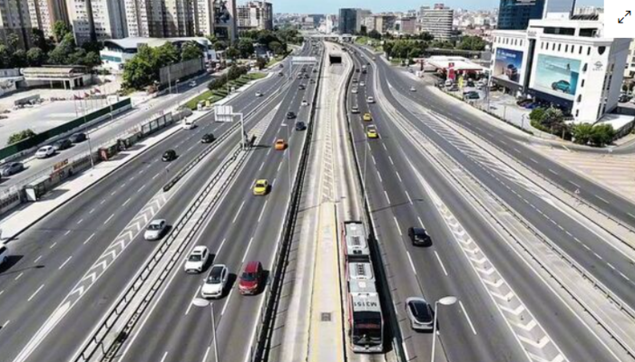 Bayramın ilk gününde İstanbul’da yollar boş kaldı