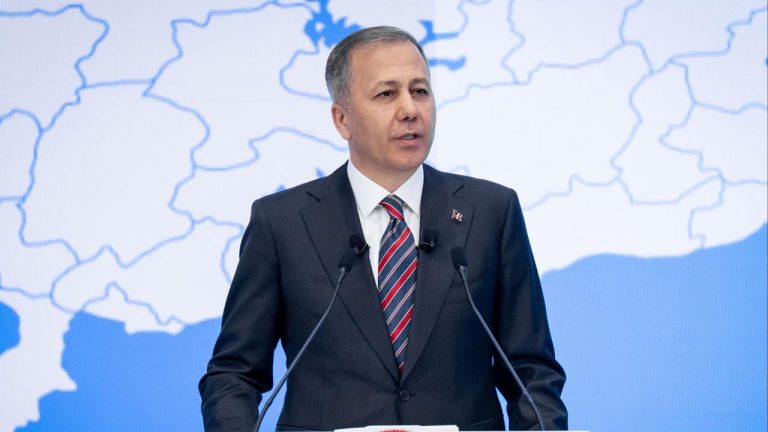 Bakan Yerlikaya: Kurallara uyun, yolun sonu bayram olsun