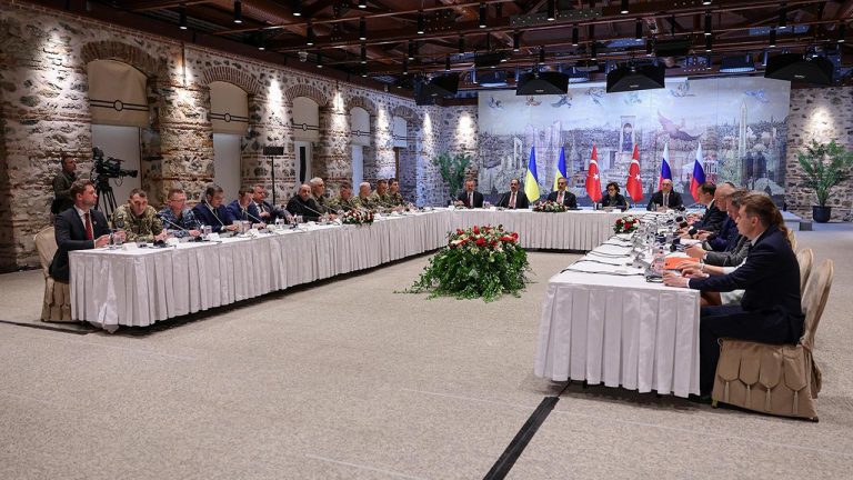 Ukrayna-Rusya üçüncü tur görüşmesi çarşamba günü İstanbul’da yapılacak