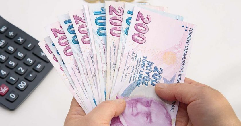 Memur zammı netleşti: 11+7 ve 5+4