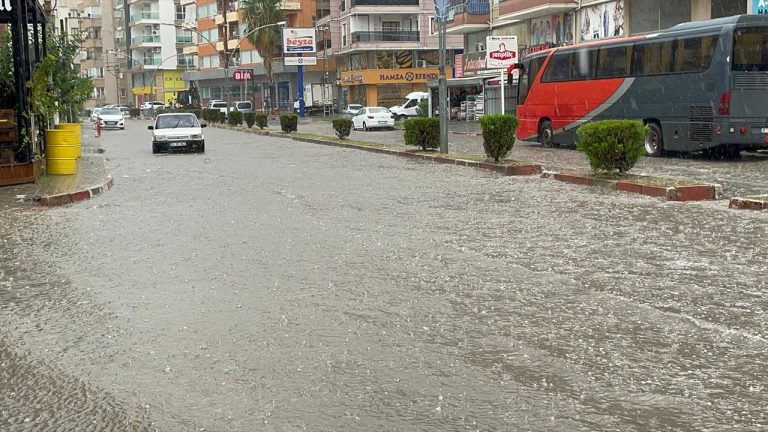 Hatay’ın Dörtyol ve Payas ilçeleri için sağanak uyarısı