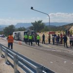 Mersin'de otobüs ile kamyon çarpıştı: Ölü ve yaralılar var