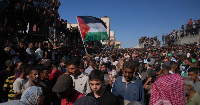Rehine teslimi gecikirken İsrail insani yardımları yarıya indirdi