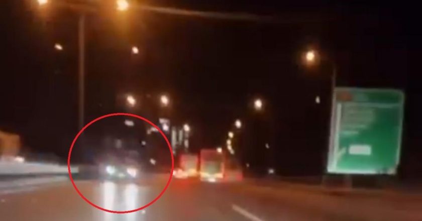 Ters yönde uyarılara aldırış etmeden ilerleyen sürücü kamyona çarptı