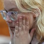 Rusya’da savaş karşıtı şarkı söyleyen 18 yaşındaki müzisyenin gözaltı süresi yeniden uzatıldı