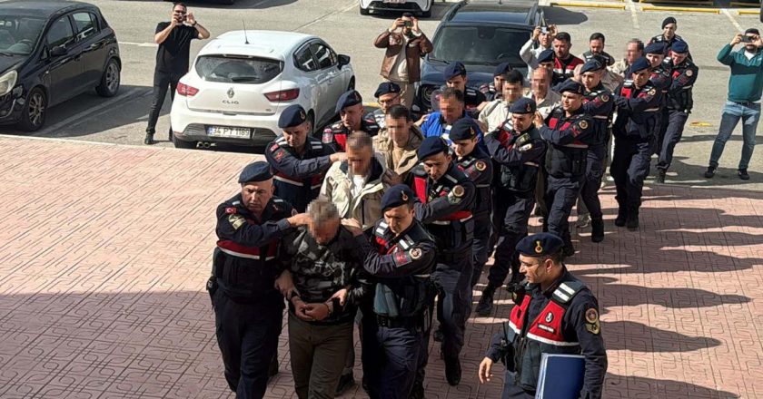 Yunan adalarına kaçacaklardı! Yakalandılar – Güncel Haberler