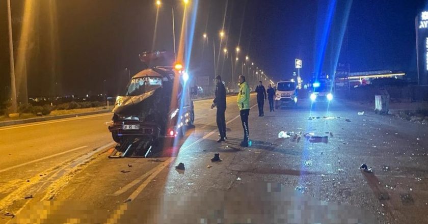 Otomobil takla atıp, karşı şeride savruldu: 1 ölü, 3 yaralı