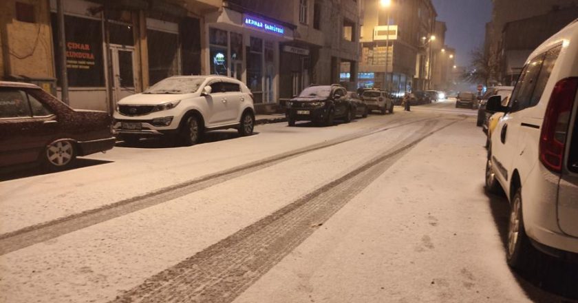 Ardahan Karla Kaplandı